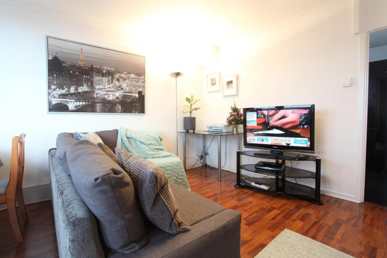 Chelsea Off Kings Road One Bedroom Apartment With Balcony 런던 외부 사진