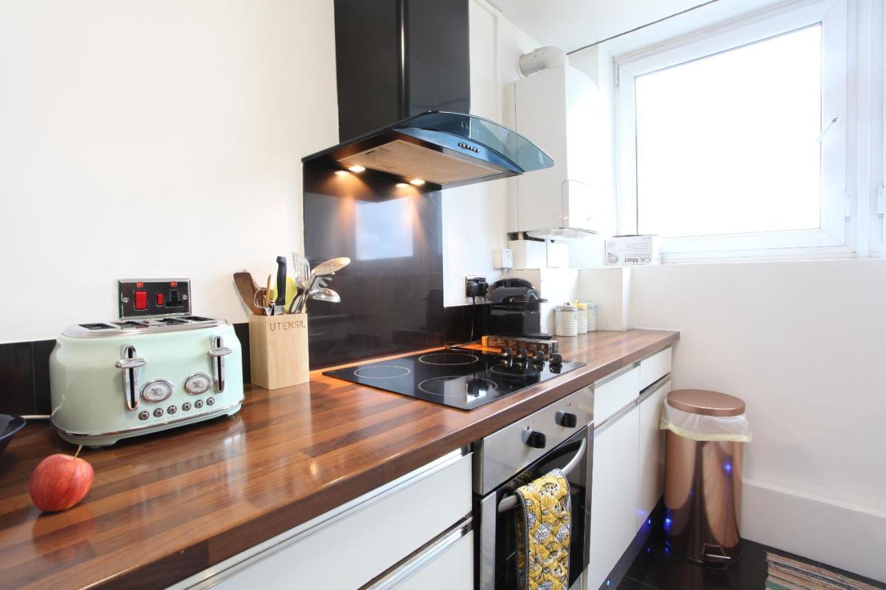 Chelsea Off Kings Road One Bedroom Apartment With Balcony 런던 외부 사진